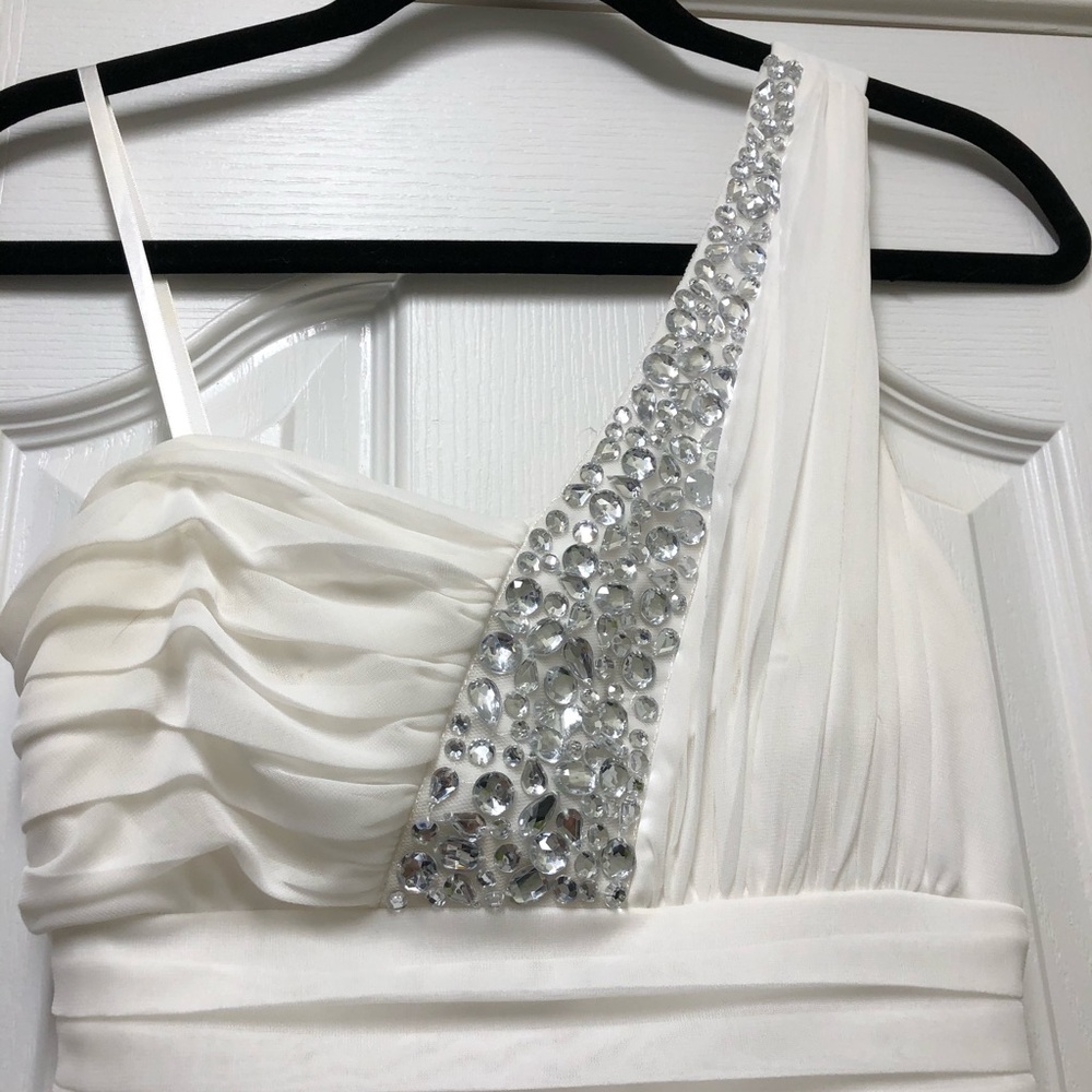 Formal/Wedding Dress - Picture 2 of 8